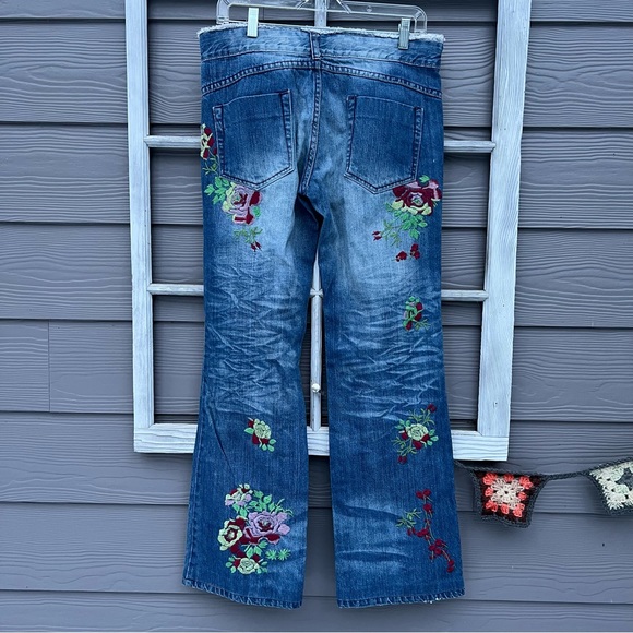 Vintage Denim - Embroidered Floral Boho Jeans, Vintage Style ‘70s Vibes, Flared Boot-cut Pants